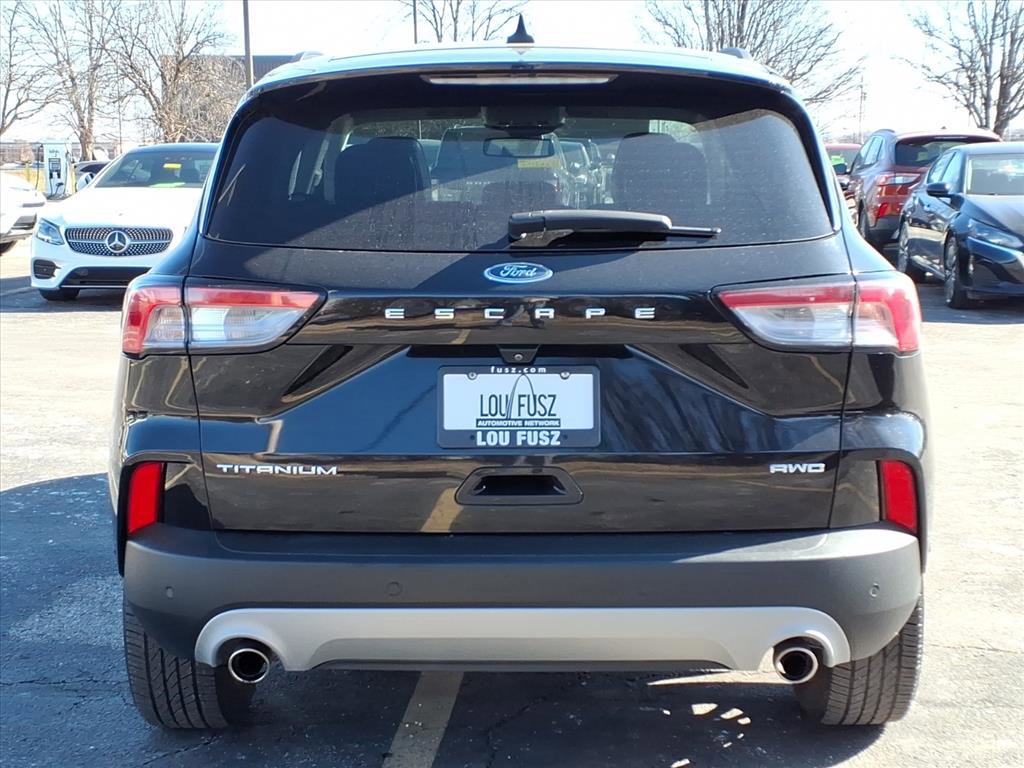 Used 2021 Ford Escape Titanium image 31