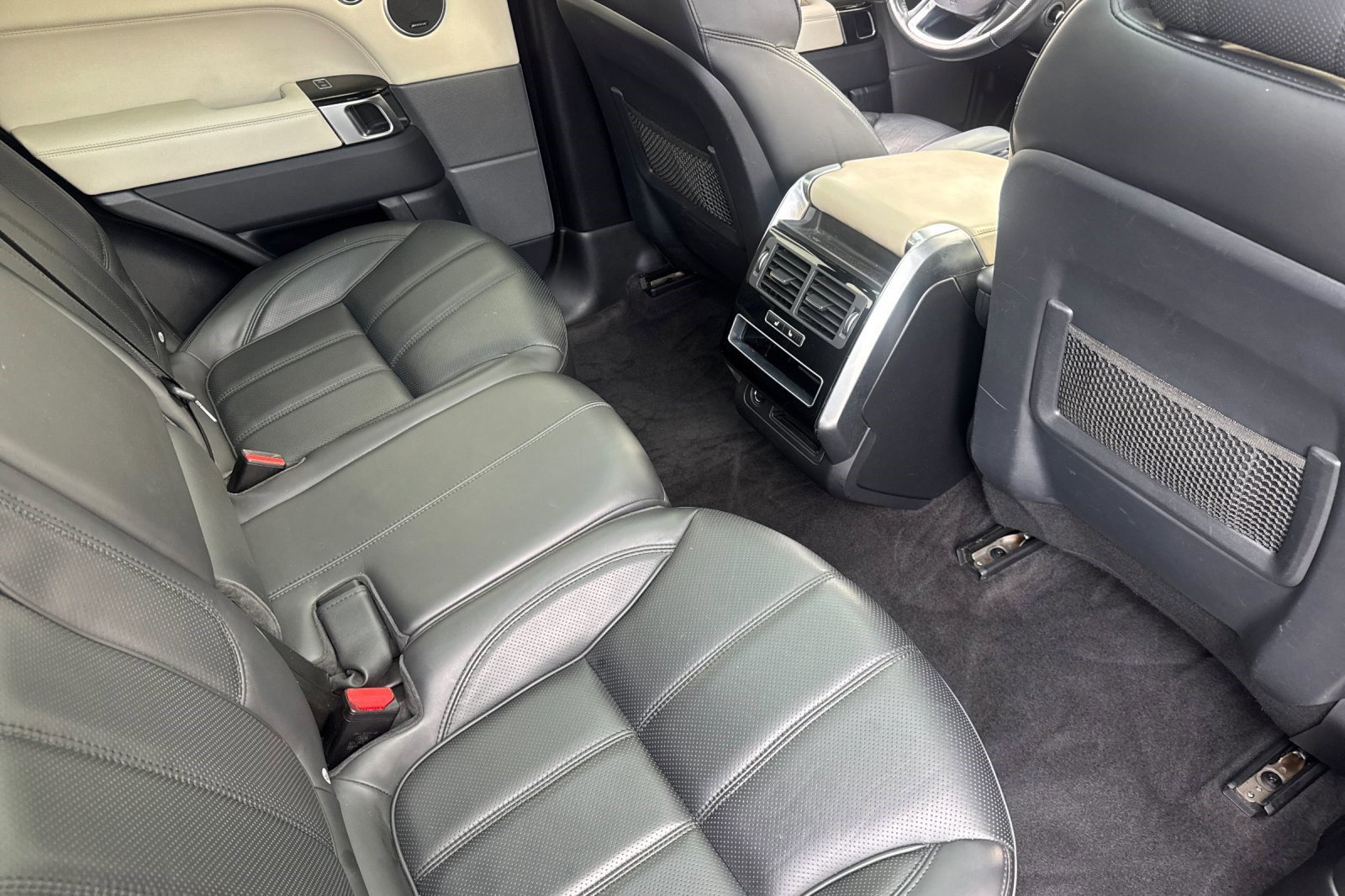 Used 2015 Land Rover Range Rover Sport HSE image 30