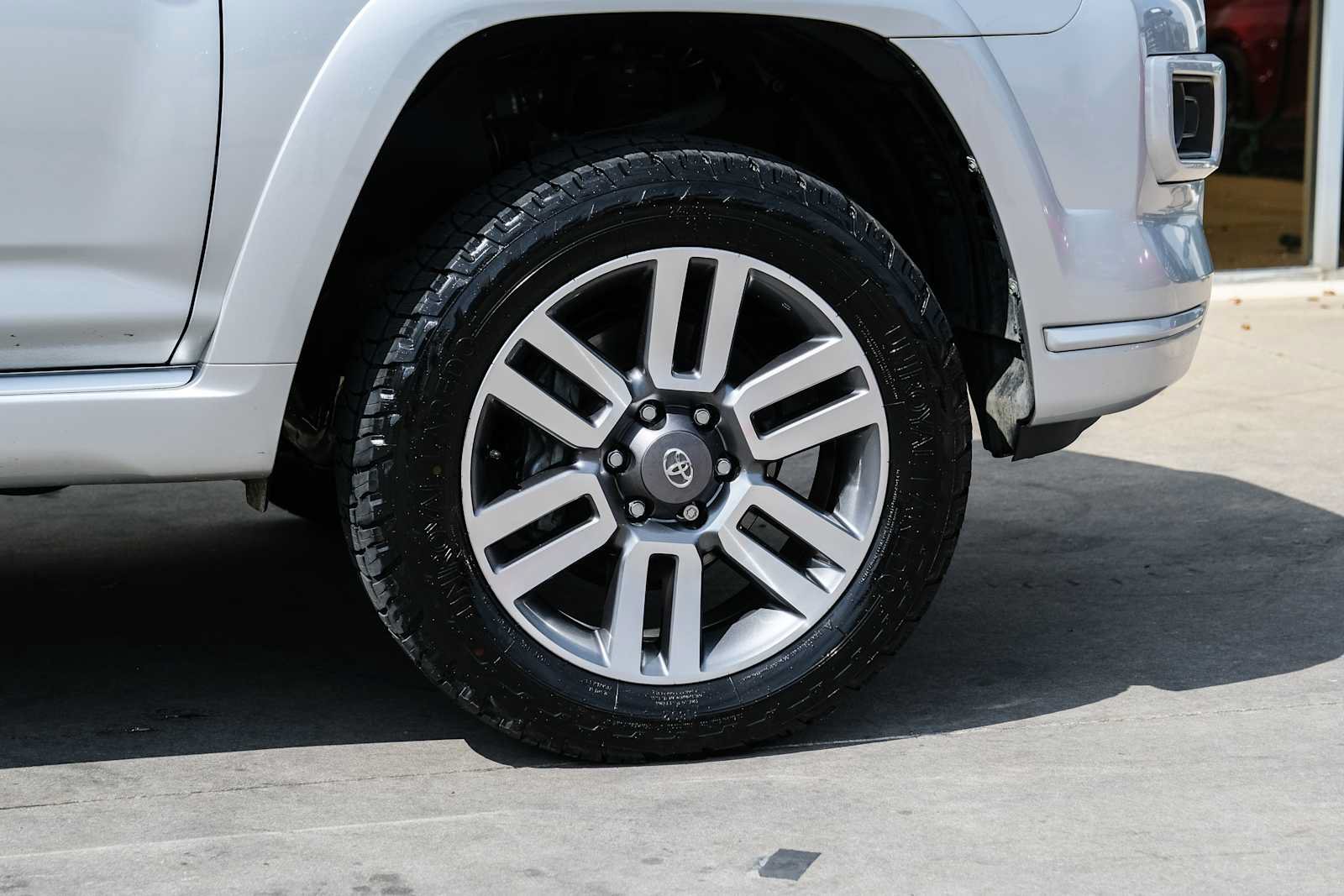 Used 2022 Toyota 4Runner TRD Sport AWD/4WD image 9