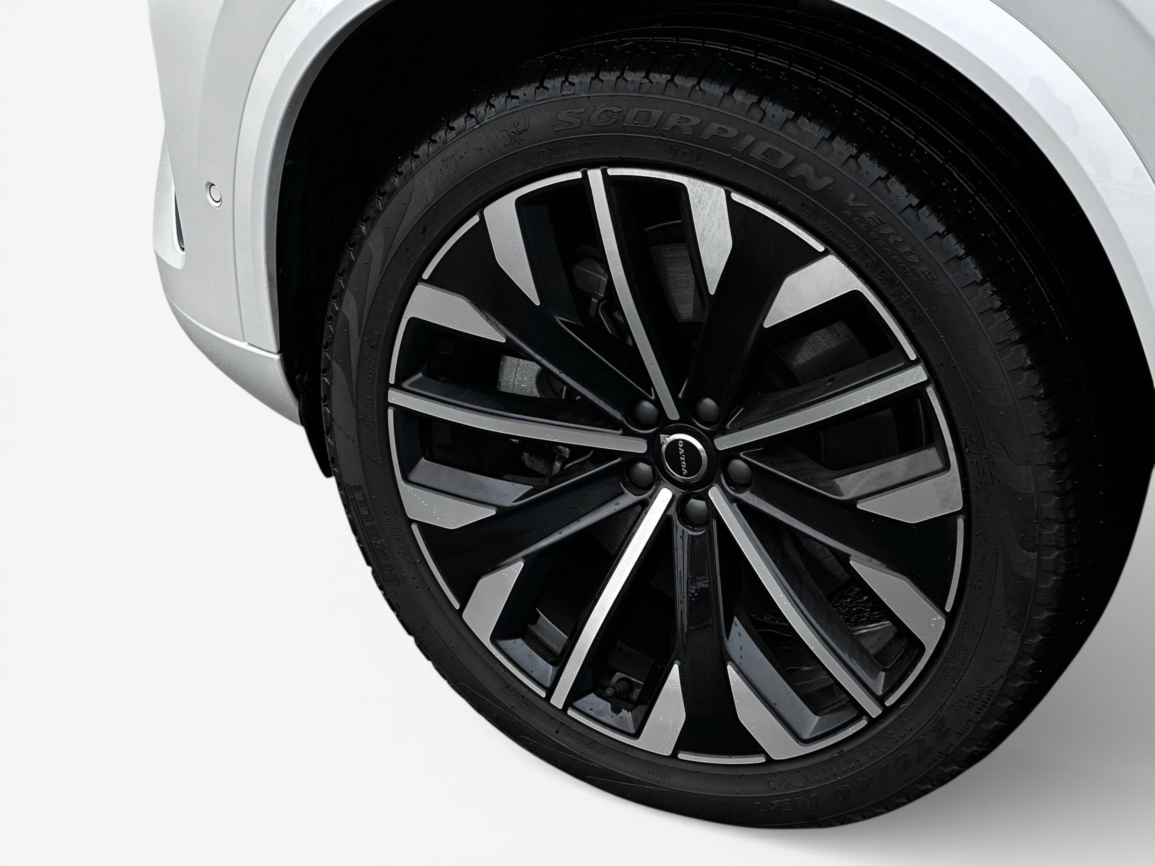 Used 2025 Volvo XC90 T8 Ultra image 13