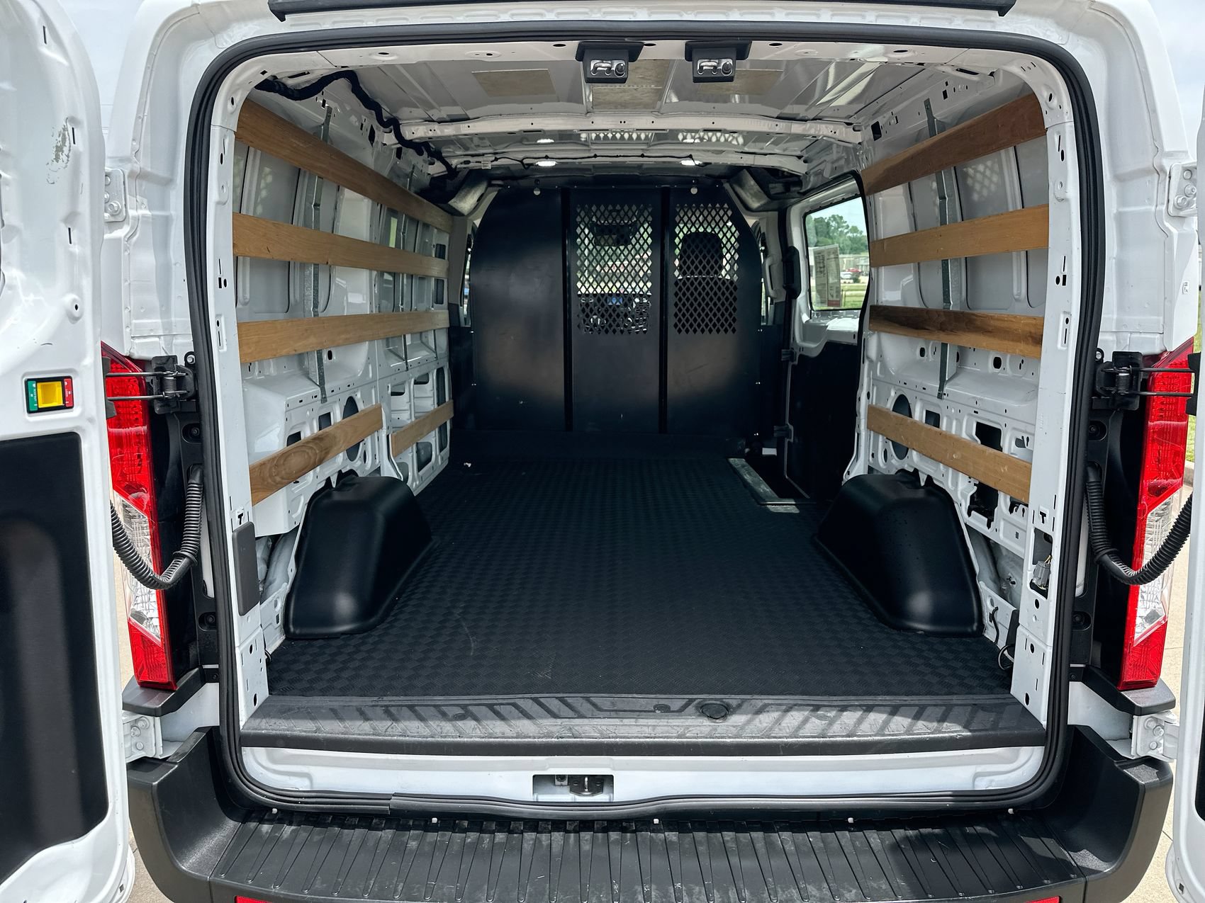 Used 2024 Ford Transit 250 Low Roof w/ Exterior Upgrade Package RWD image 22