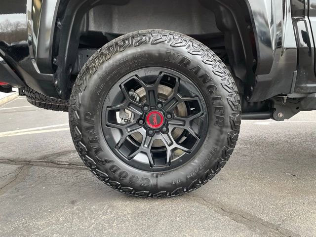Used 2025 Toyota Tacoma TRD Pro AWD/4WD image 38