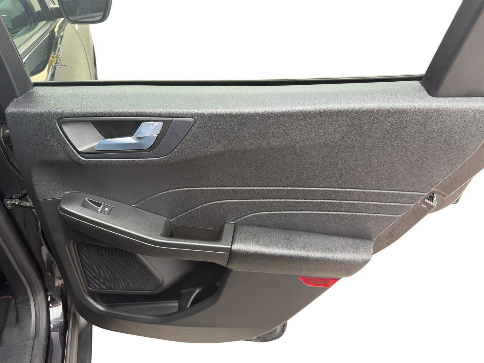 Used 2023 Ford Escape ST-Line AWD/4WD image 23