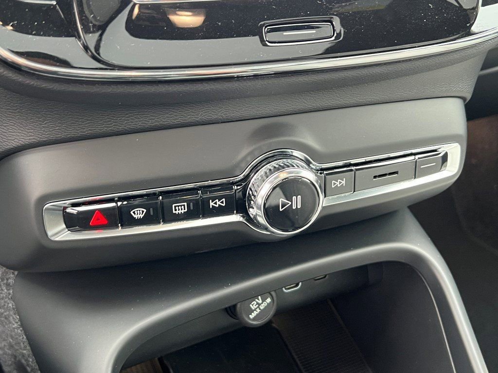 New 2026 Volvo EX40 Plus w/ Climate Package image 23