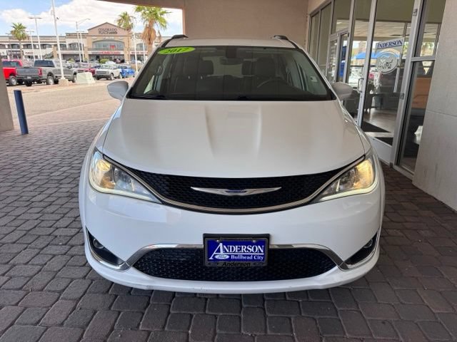 Used 2017 Chrysler Pacifica Touring-L FWD image 8