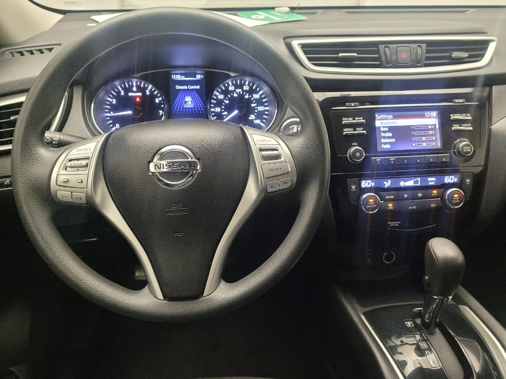 Used 2015 Nissan Rogue SV FWD image 22