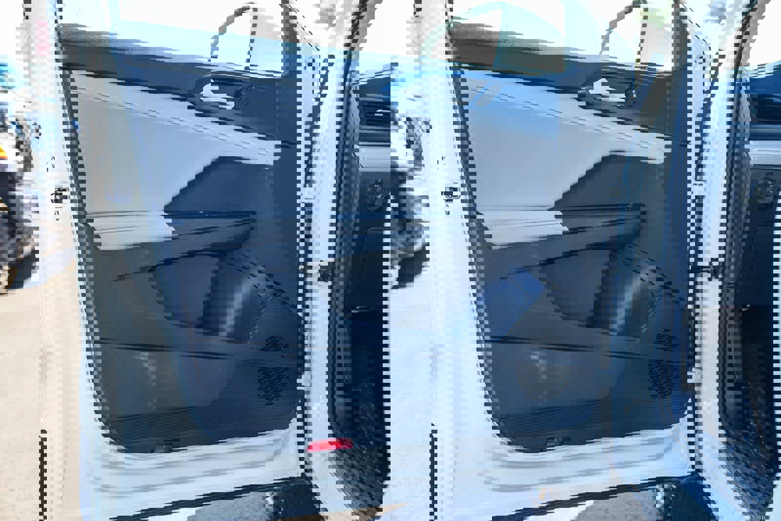 Used 2024 Volkswagen Taos SE image 19