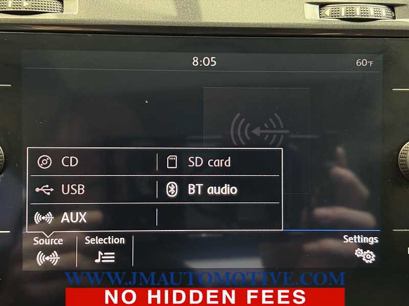 Used 2018 Volkswagen Golf SE FWD image 25