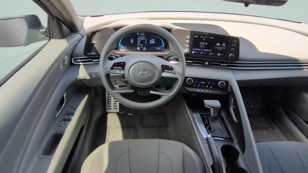 Certified 2026 Hyundai Elantra Sport FWD image 11