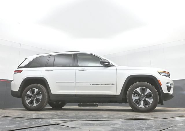 Used 2022 Jeep Grand Cherokee Limited 4xe w/ Luxury Tech Group II AWD/4WD image 34