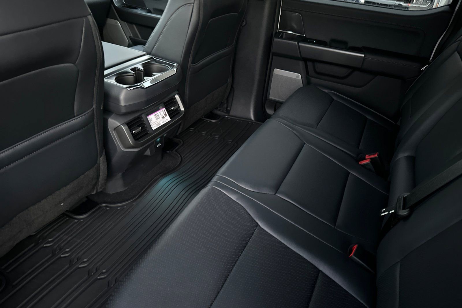 New 2026 Ford F150 Lariat w/ Equipment Group 501A Mid AWD/4WD image 11