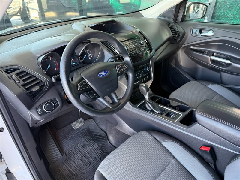 Used 2017 Ford Escape SE FWD image 16