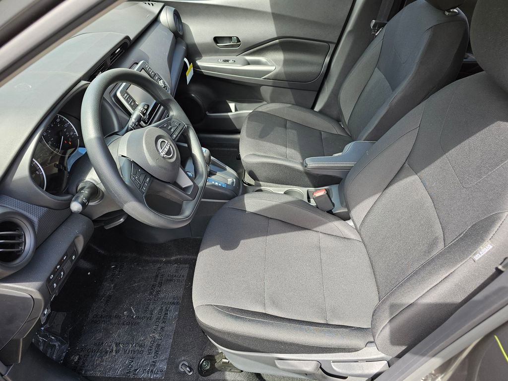 New 2025 Nissan Kicks Play S image 7