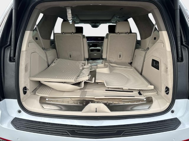 New 2026 Cadillac Escalade Platinum Sport w/ LPO, ONYX Package AWD/4WD image 5
