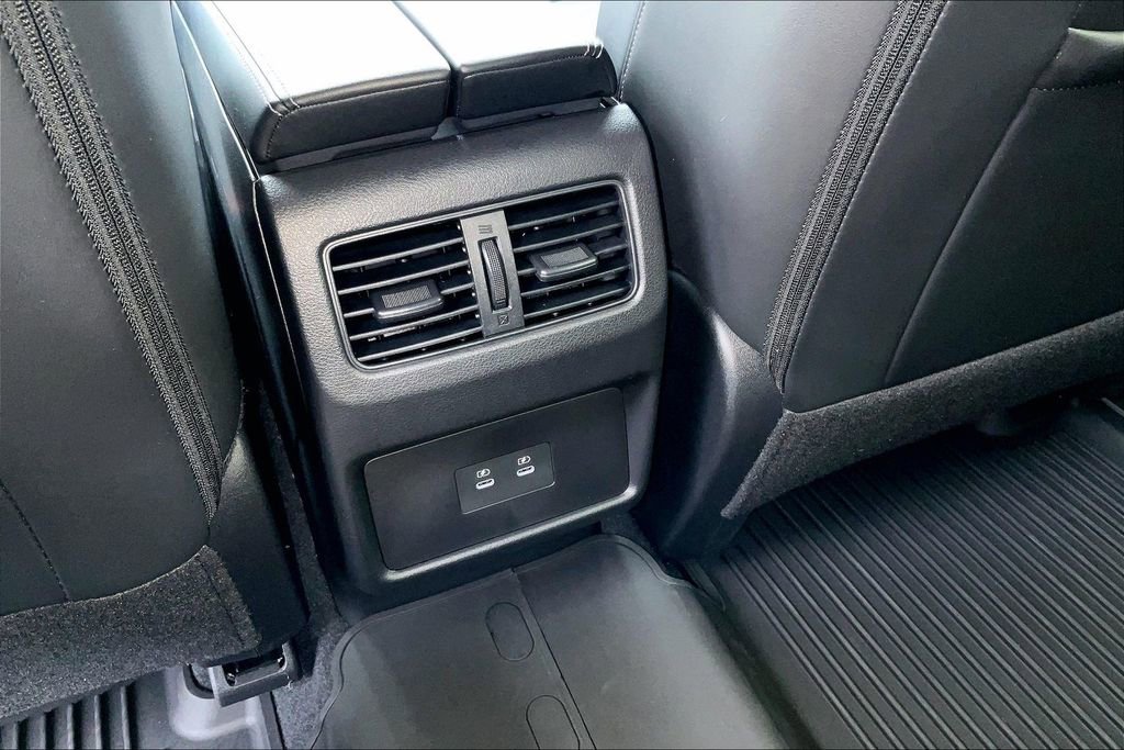 Used 2025 Nissan Rogue Platinum AWD/4WD image 34