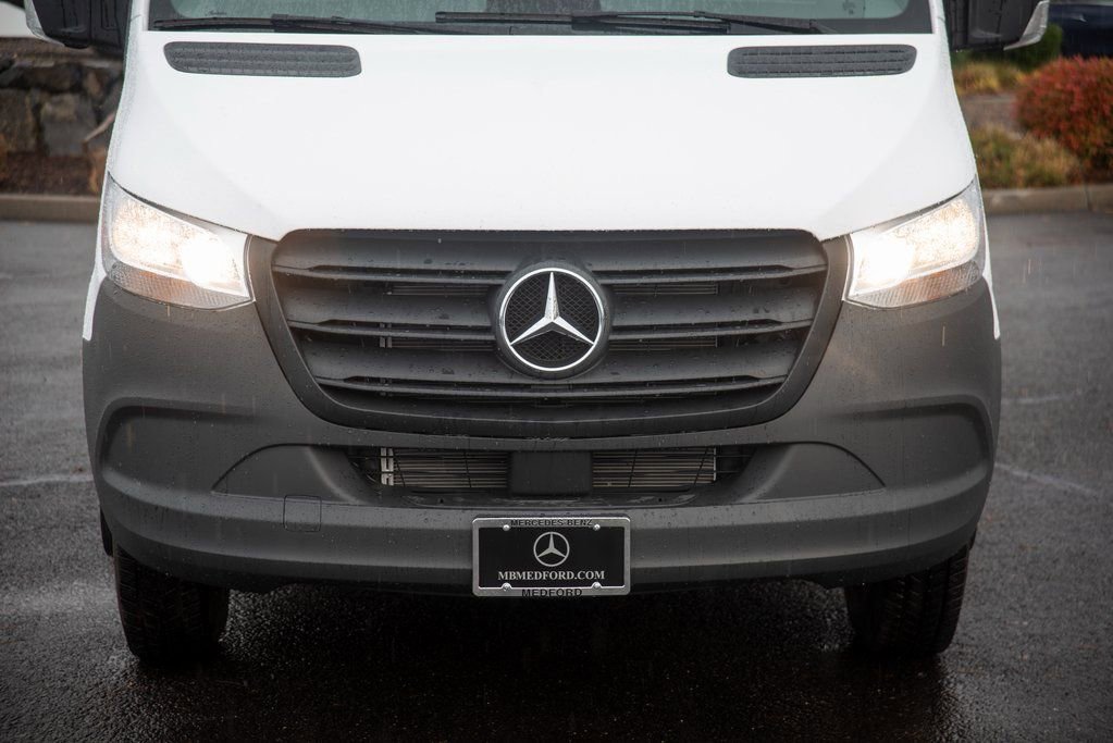 New 2025 Mercedes-Benz Sprinter 4500 image 11