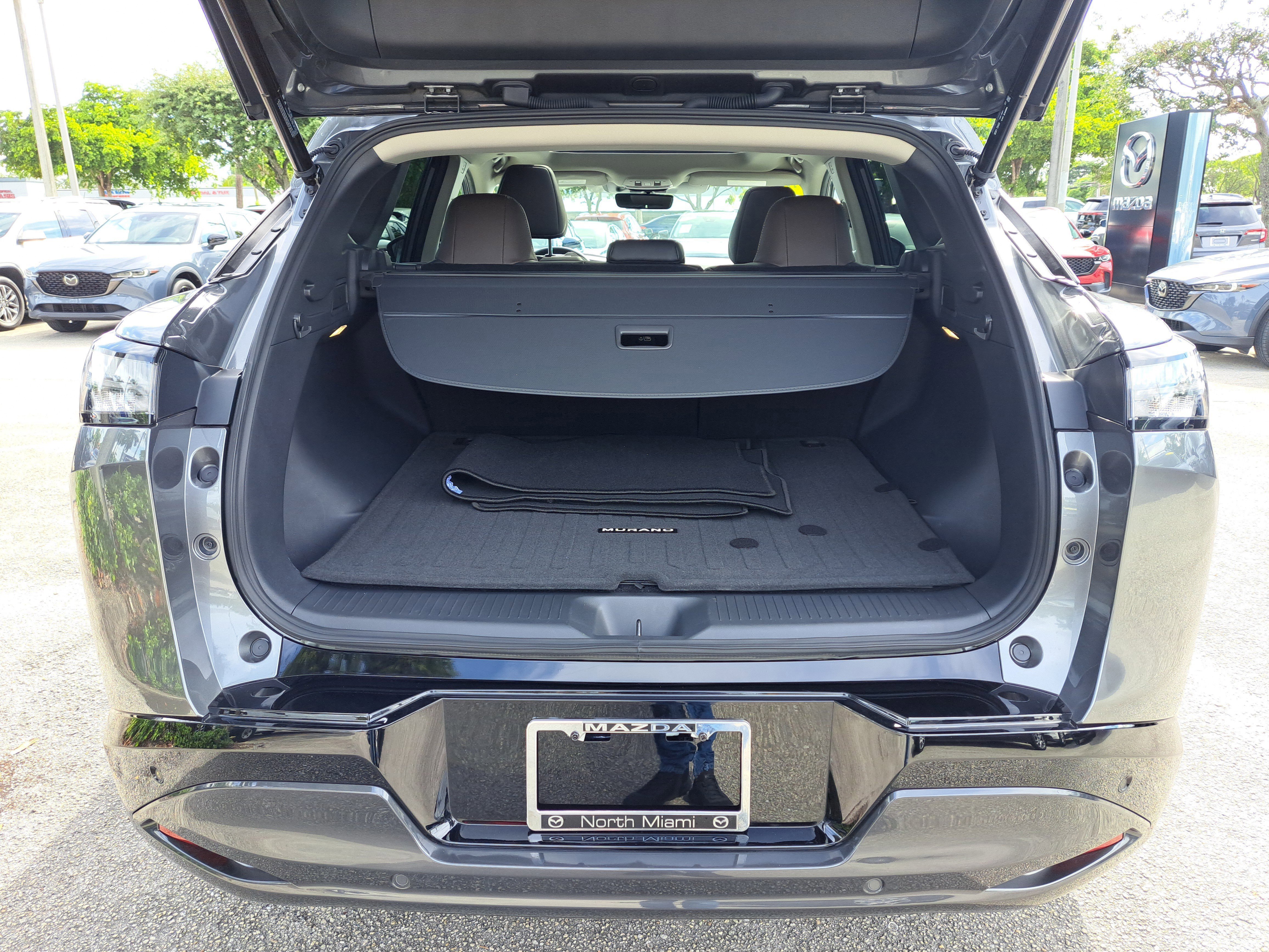 Used 2025 Nissan Murano Platinum w/ Cargo Package image 5