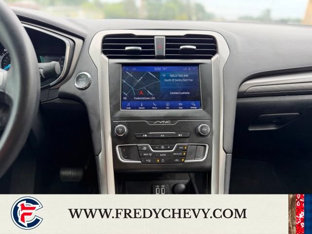 Used 2020 Ford Fusion SE FWD image 15