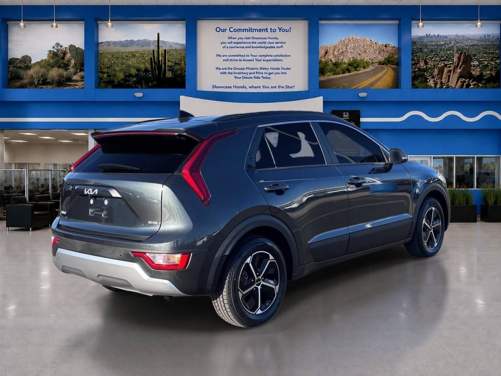 Used 2024 Kia Niro EX FWD image 8