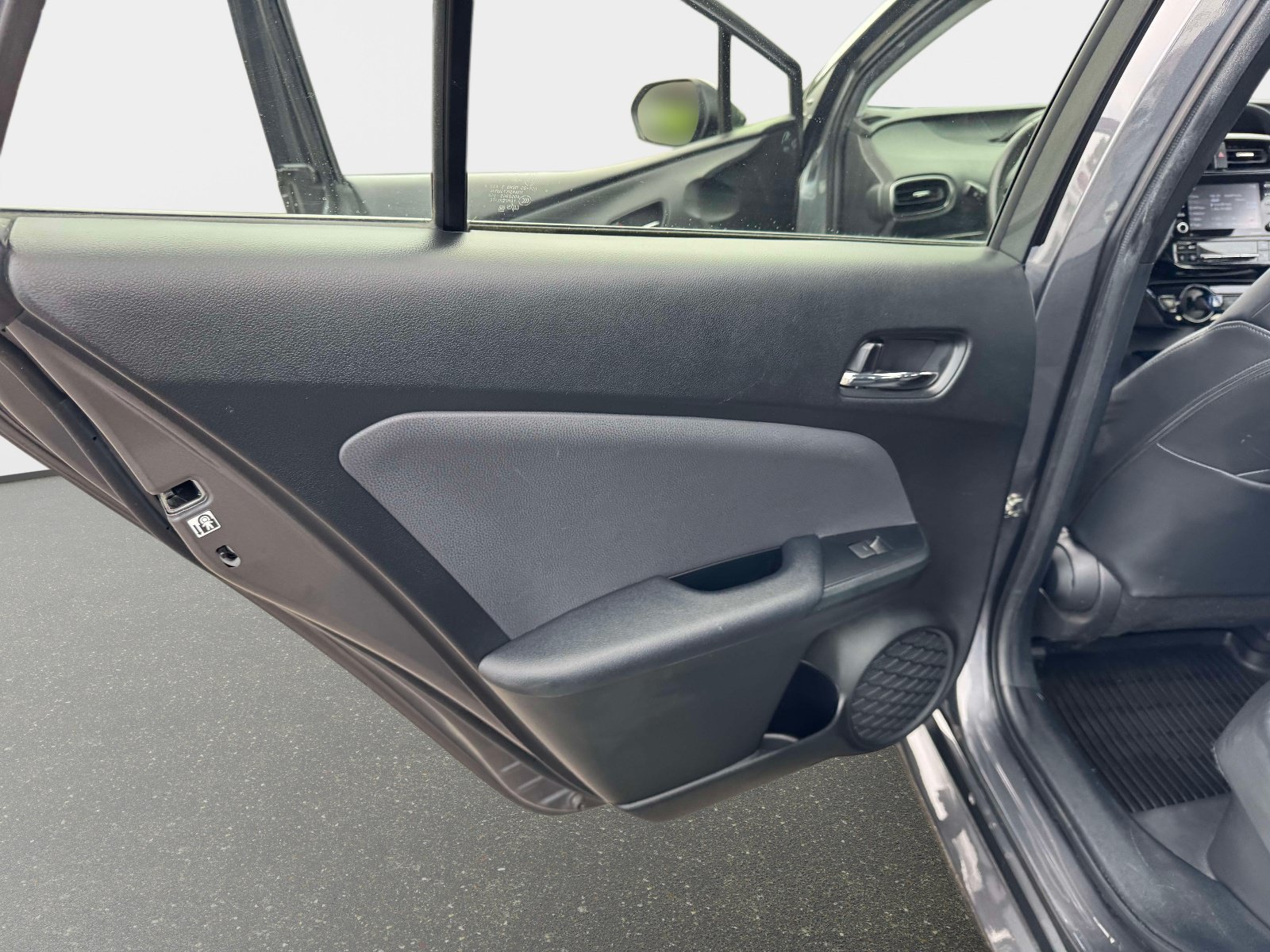 Certified 2022 Toyota Prius XLE AWD/4WD image 18