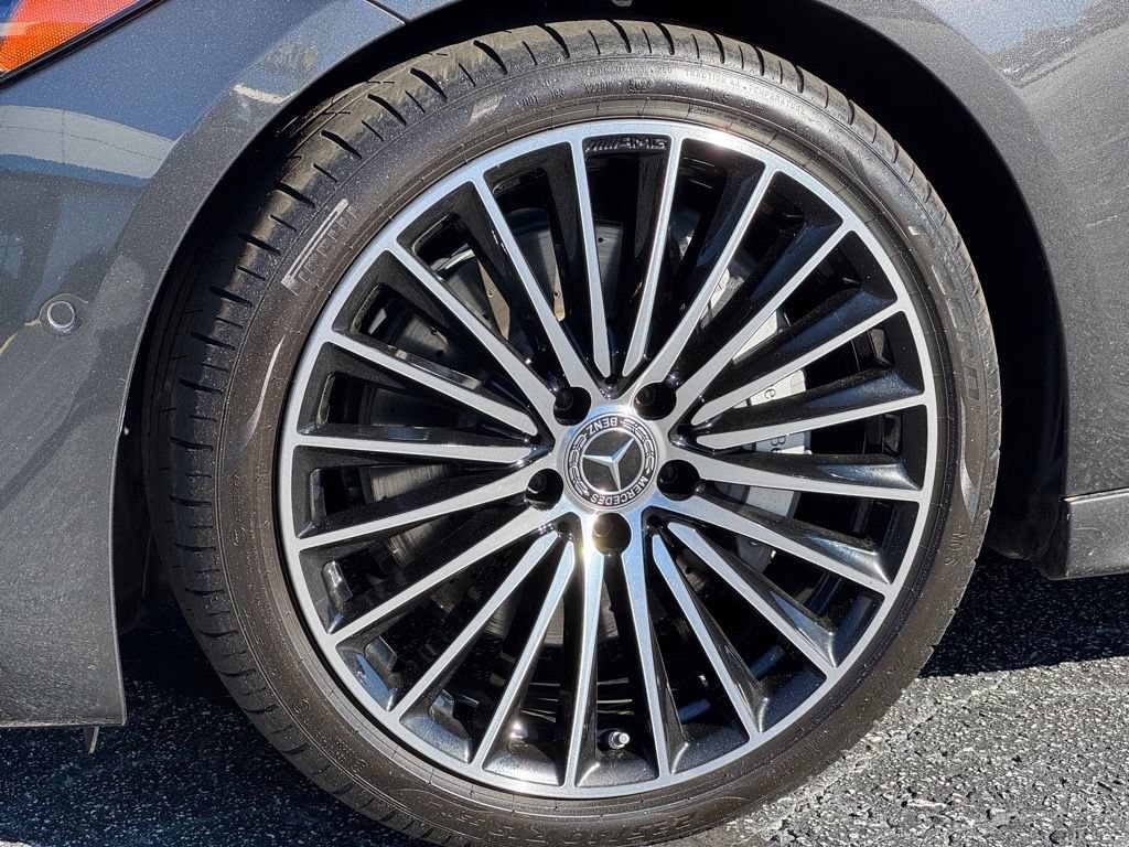 Used 2025 Mercedes-Benz C 300 Sedan image 9