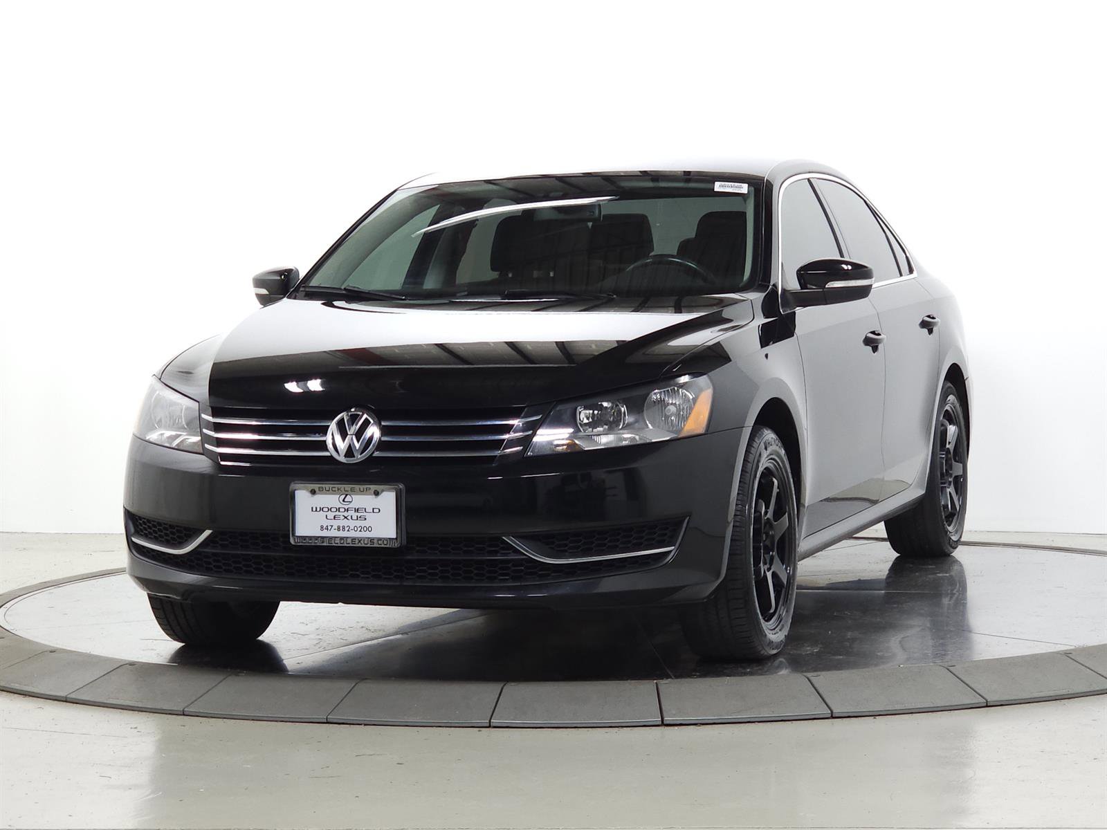 Used 2014 Volkswagen Passat 1.8T SE FWD image 3