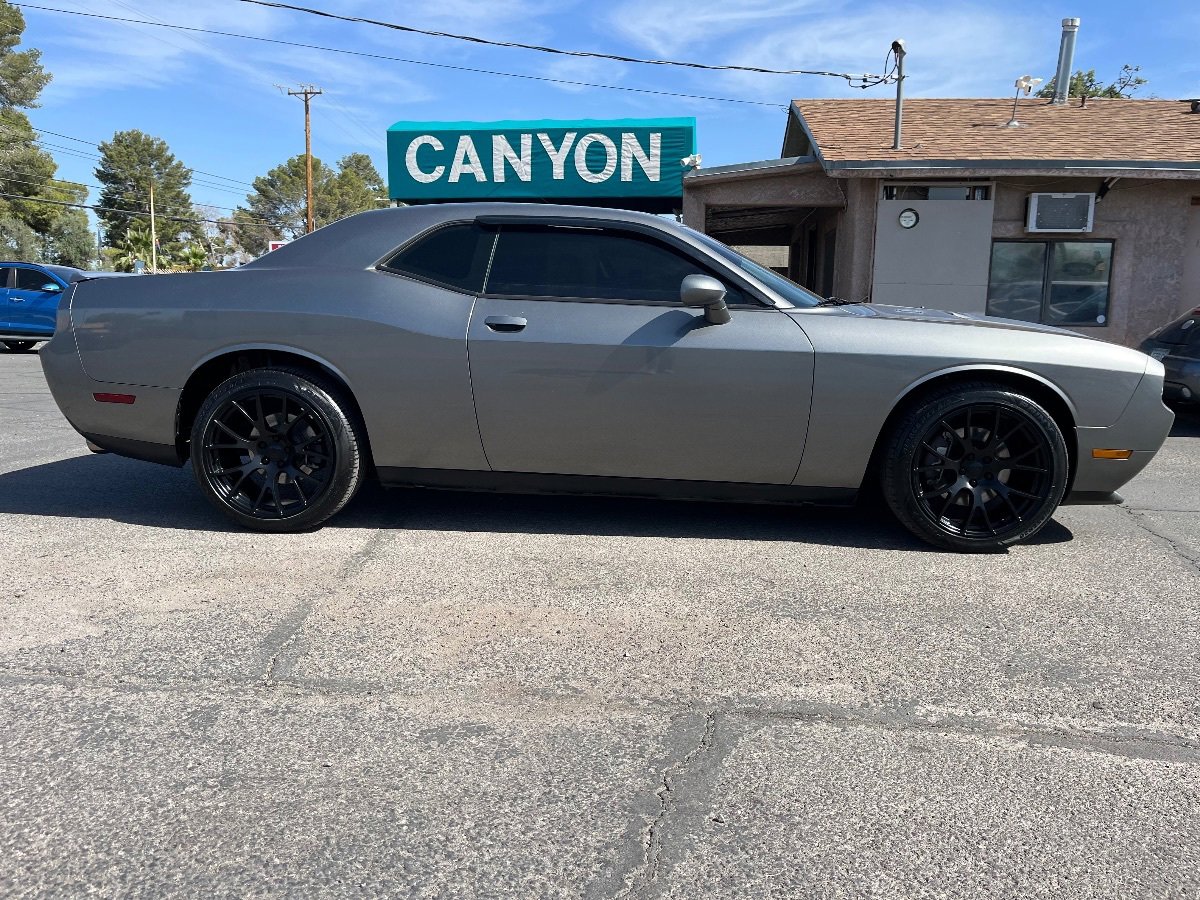 Used 2012 Dodge Challenger R/T RWD image 3