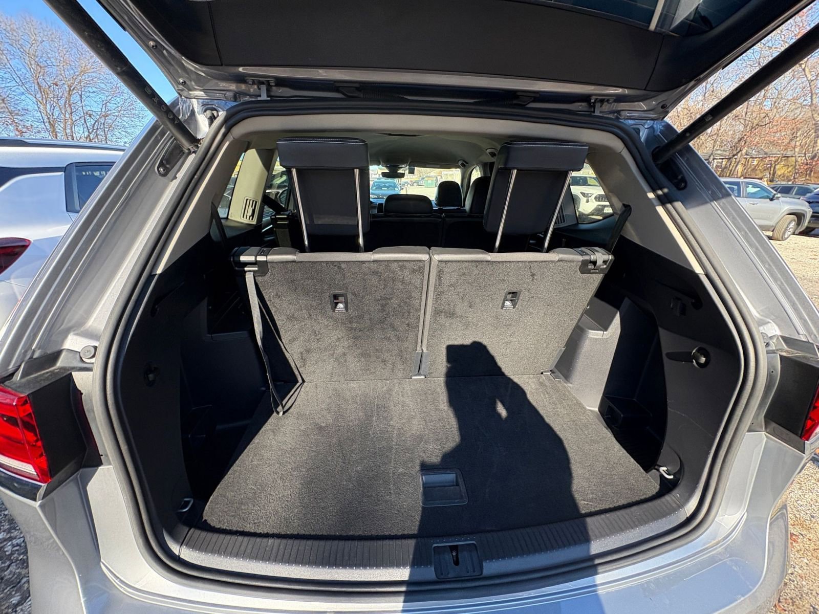 Used 2025 Volkswagen Atlas SE image 27