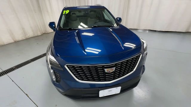 Used 2019 Cadillac XT4 Luxury w/ Cold Weather Package image 3