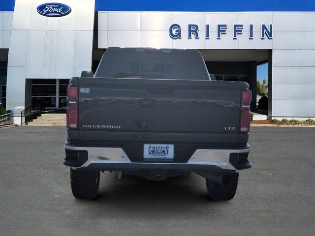 Used 2025 Chevrolet Silverado 3500 LTZ w/ LTZ Premium Package image 8