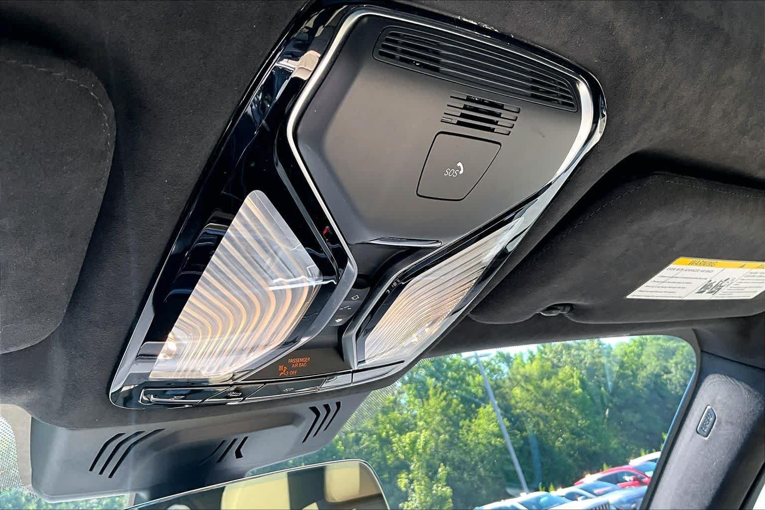 Used 2022 BMW X7 xDrive40i w/ Premium Package AWD/4WD image 37