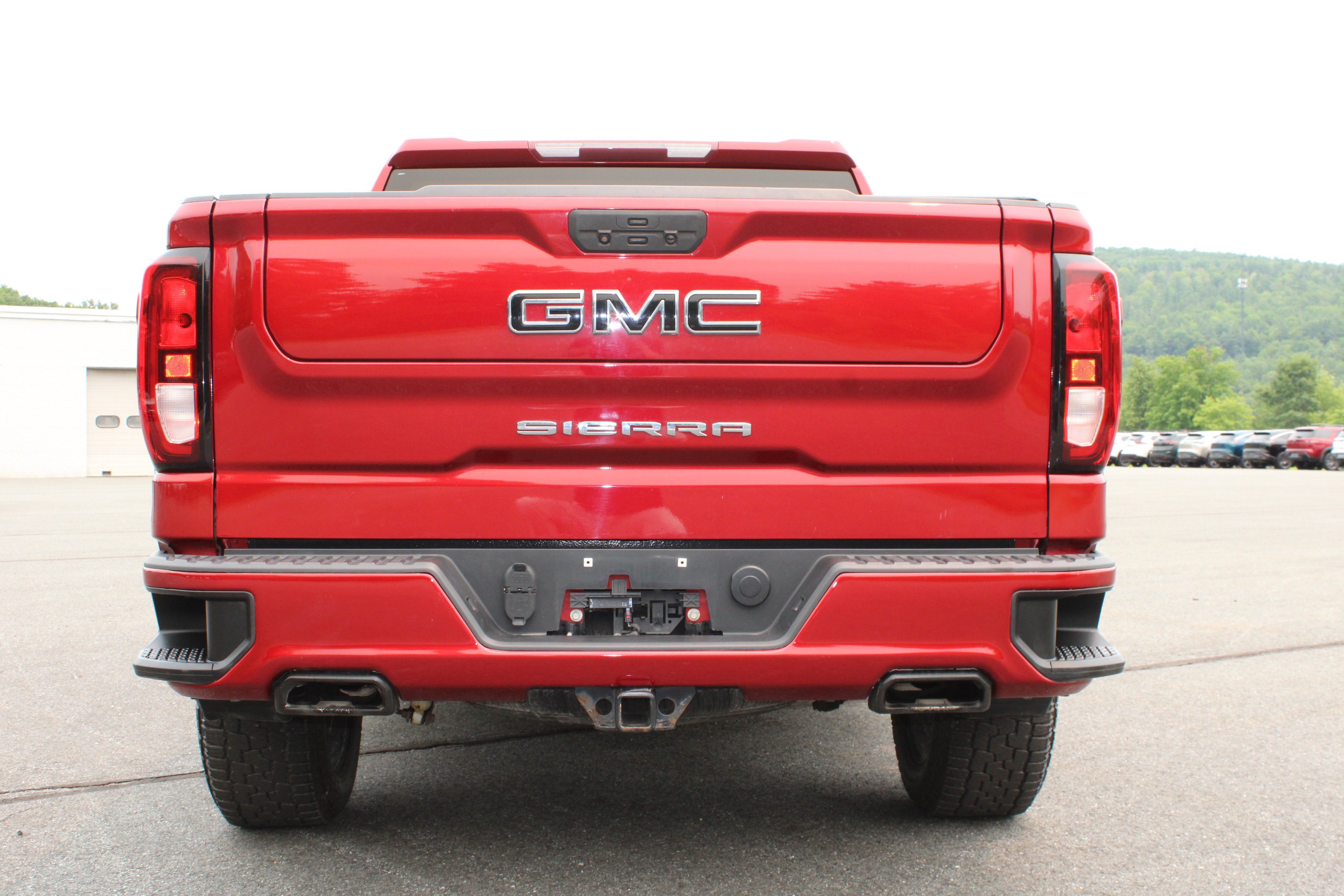 Used 2021 GMC Sierra 1500 Elevation w/ LPO, Elevation Black Package AWD/4WD image 7