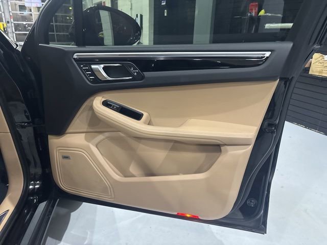 Used 2021 Porsche Macan image 35