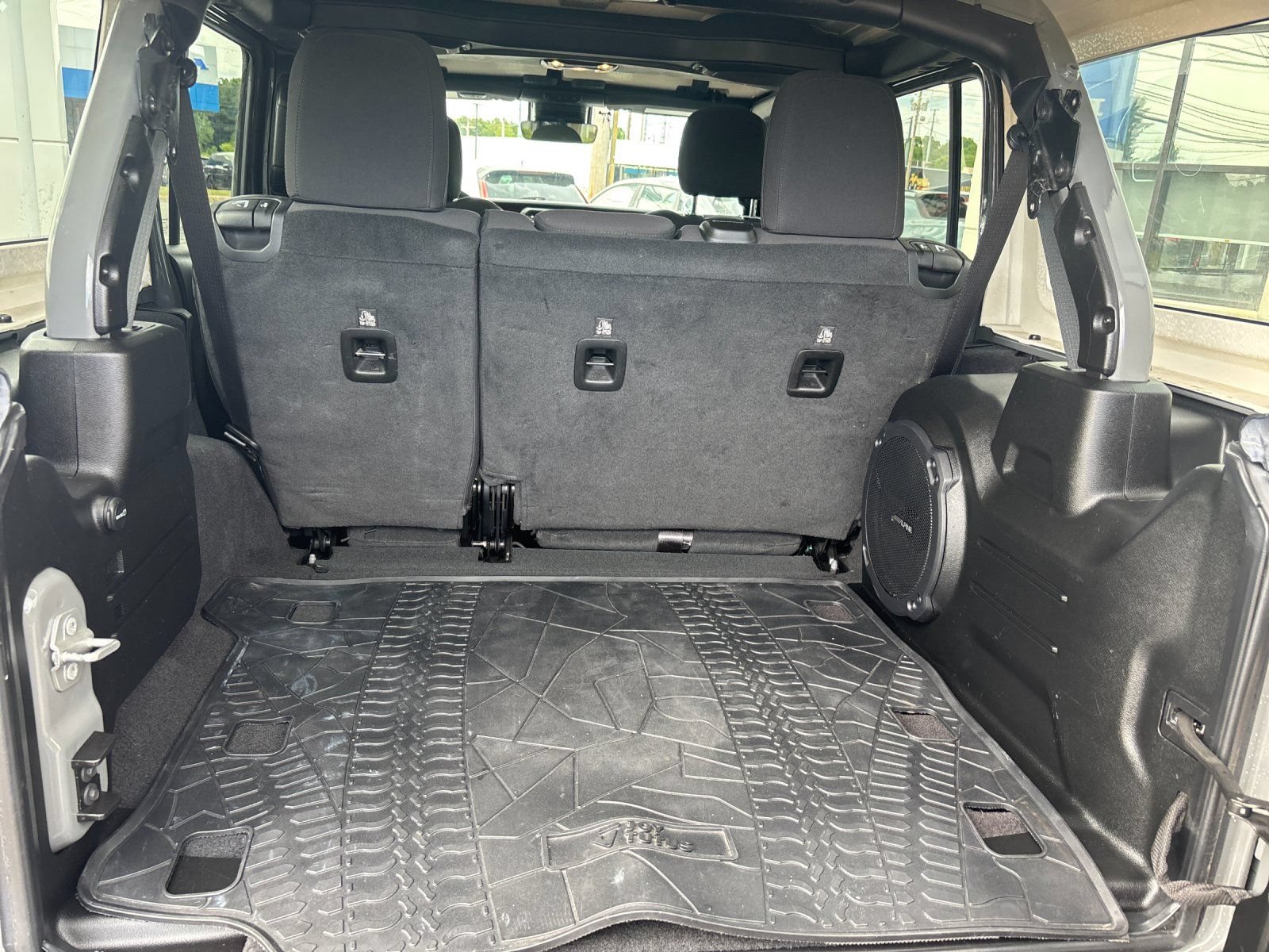 Used 2022 Jeep Wrangler Unlimited Rubicon w/ Dual Top Group AWD/4WD image 16