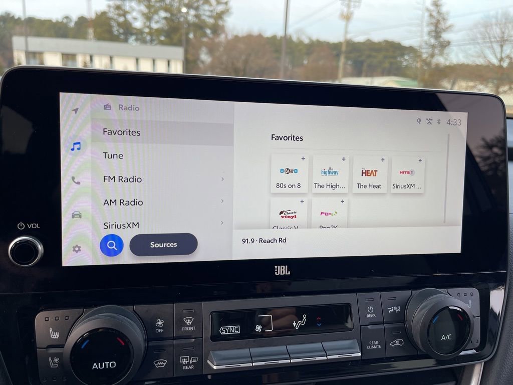 Used 2025 Toyota Grand Highlander AWD image 10