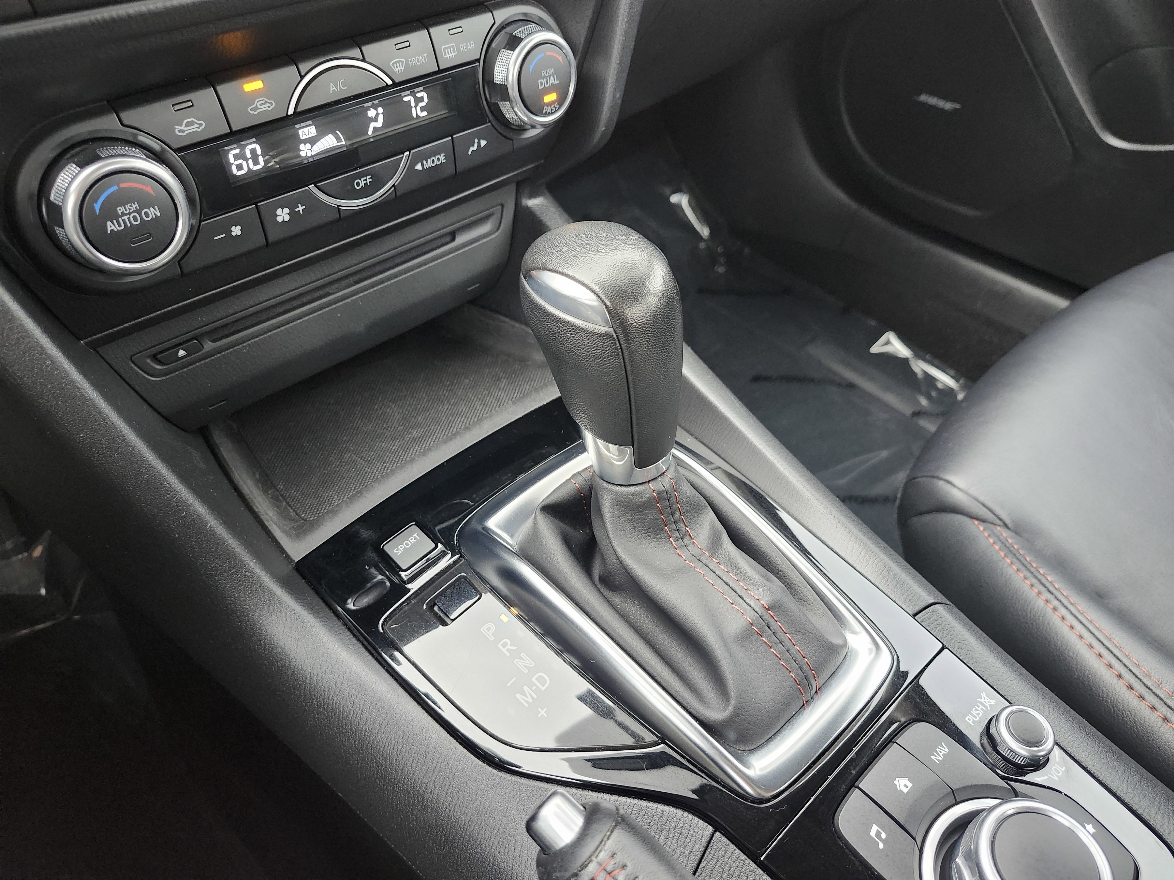 Used 2014 MAZDA MAZDA3 s Touring FWD image 9