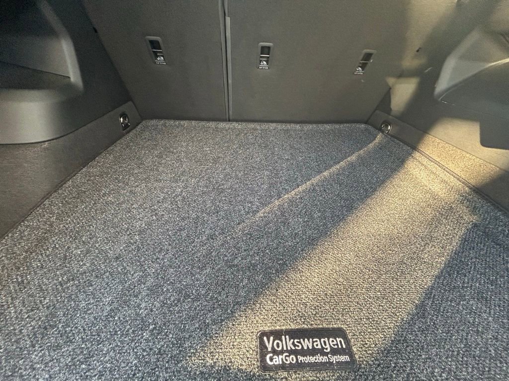 Used 2025 Volkswagen Tiguan S image 43