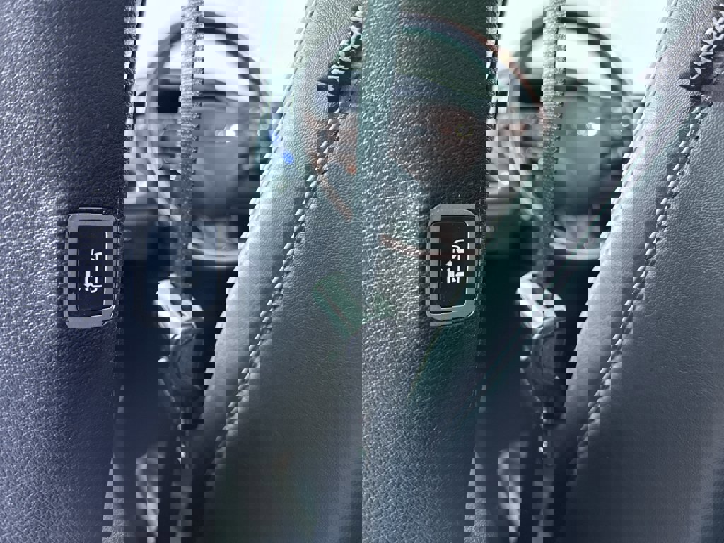 Used 2020 Chrysler Pacifica Limited w/ Advanced Safetytec Group image 28