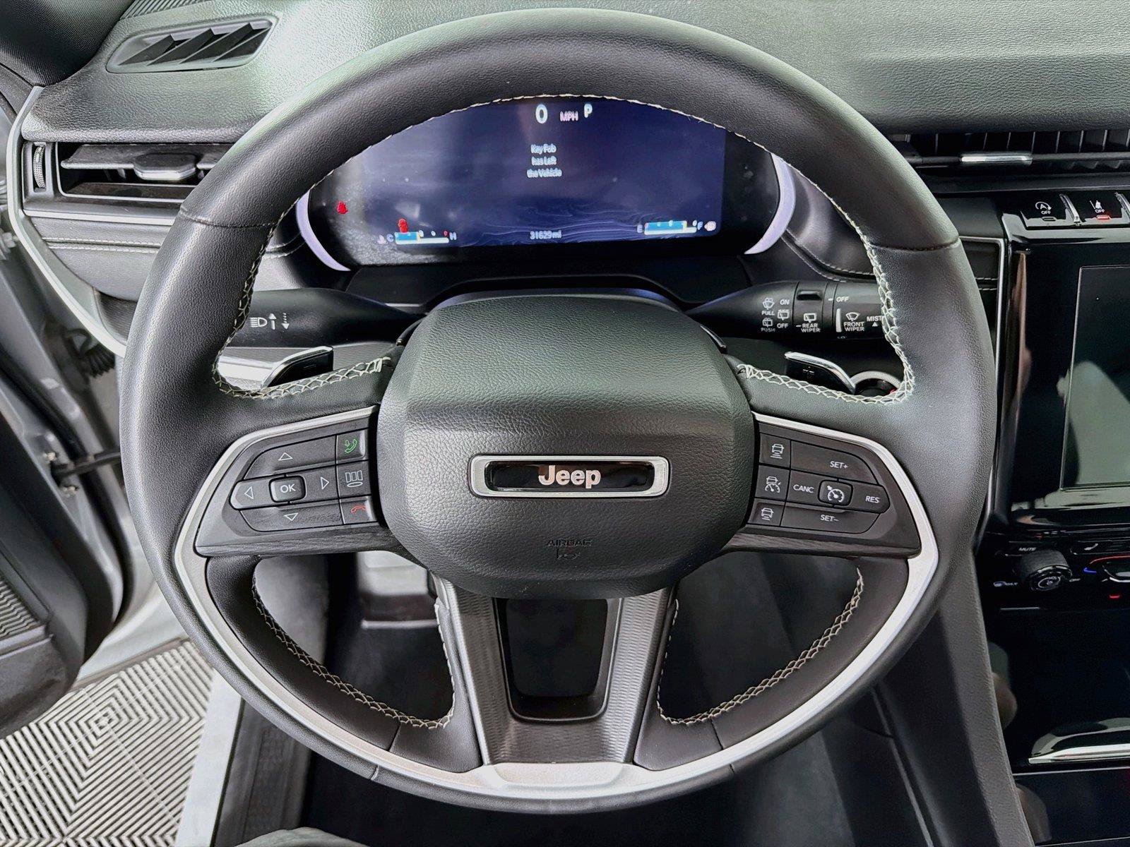 Used 2023 Jeep Grand Cherokee L Laredo AWD/4WD image 3