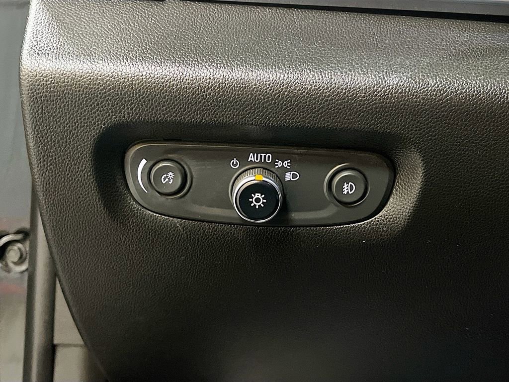 Used 2019 Chevrolet Traverse LT w/ LT Premium Package AWD/4WD image 10