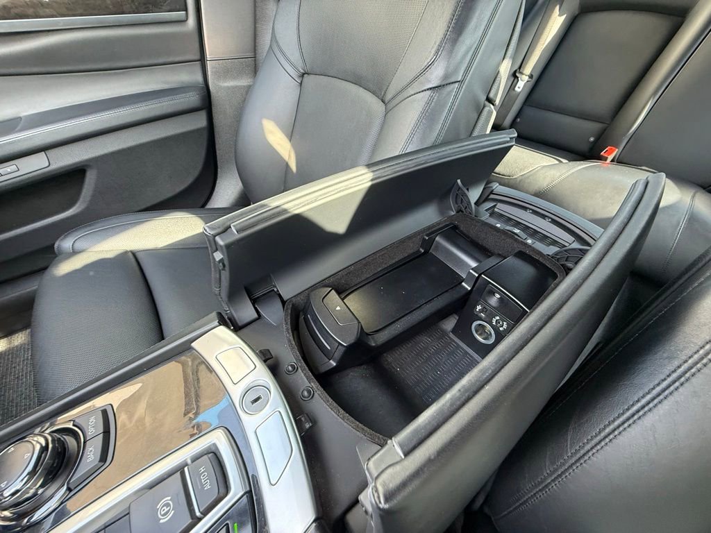 Used 2013 BMW 750Li image 27