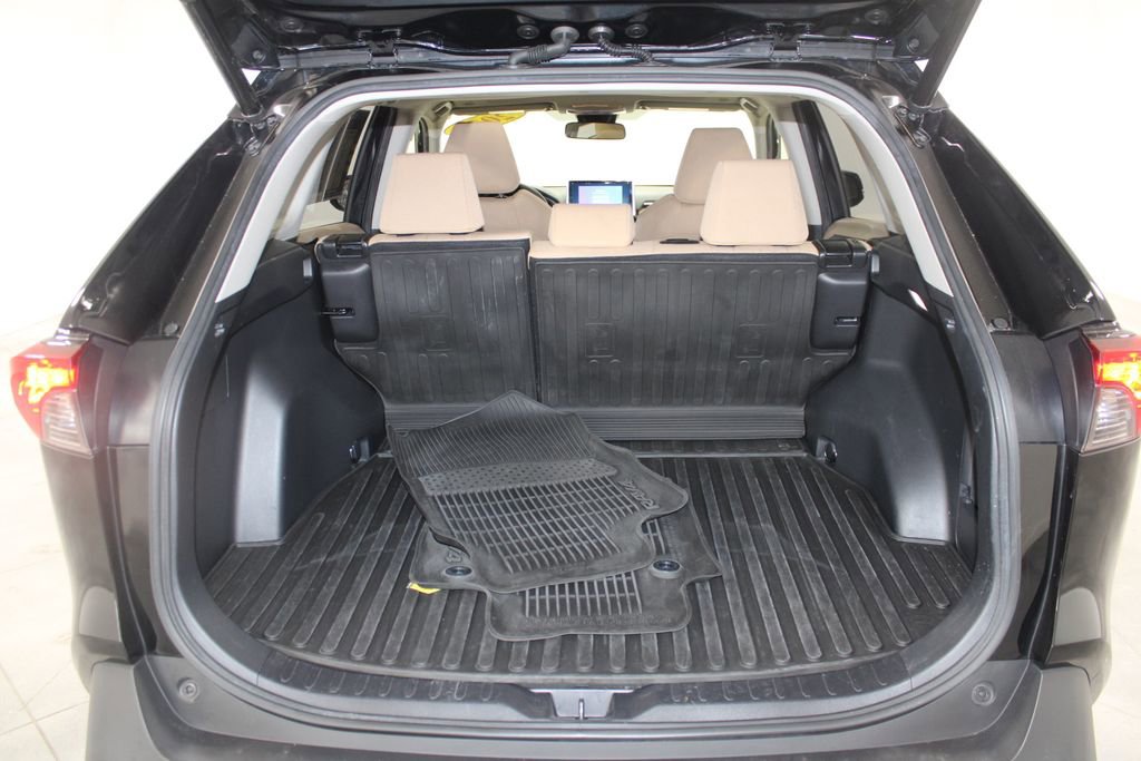 Used 2023 Toyota RAV4 XLE w/ Convenience Package image 16