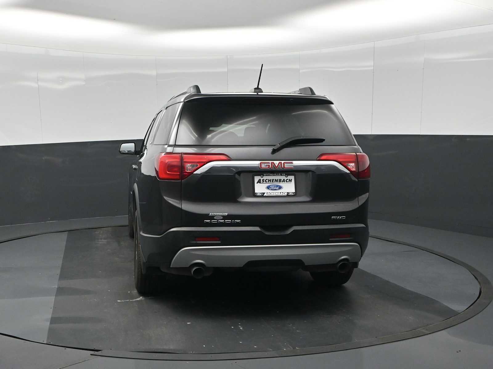 Used 2017 GMC Acadia SLE AWD/4WD image 7
