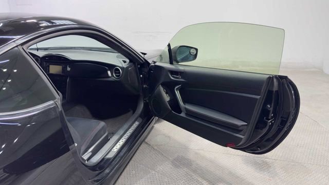 Used 2014 Scion FR-S image 9