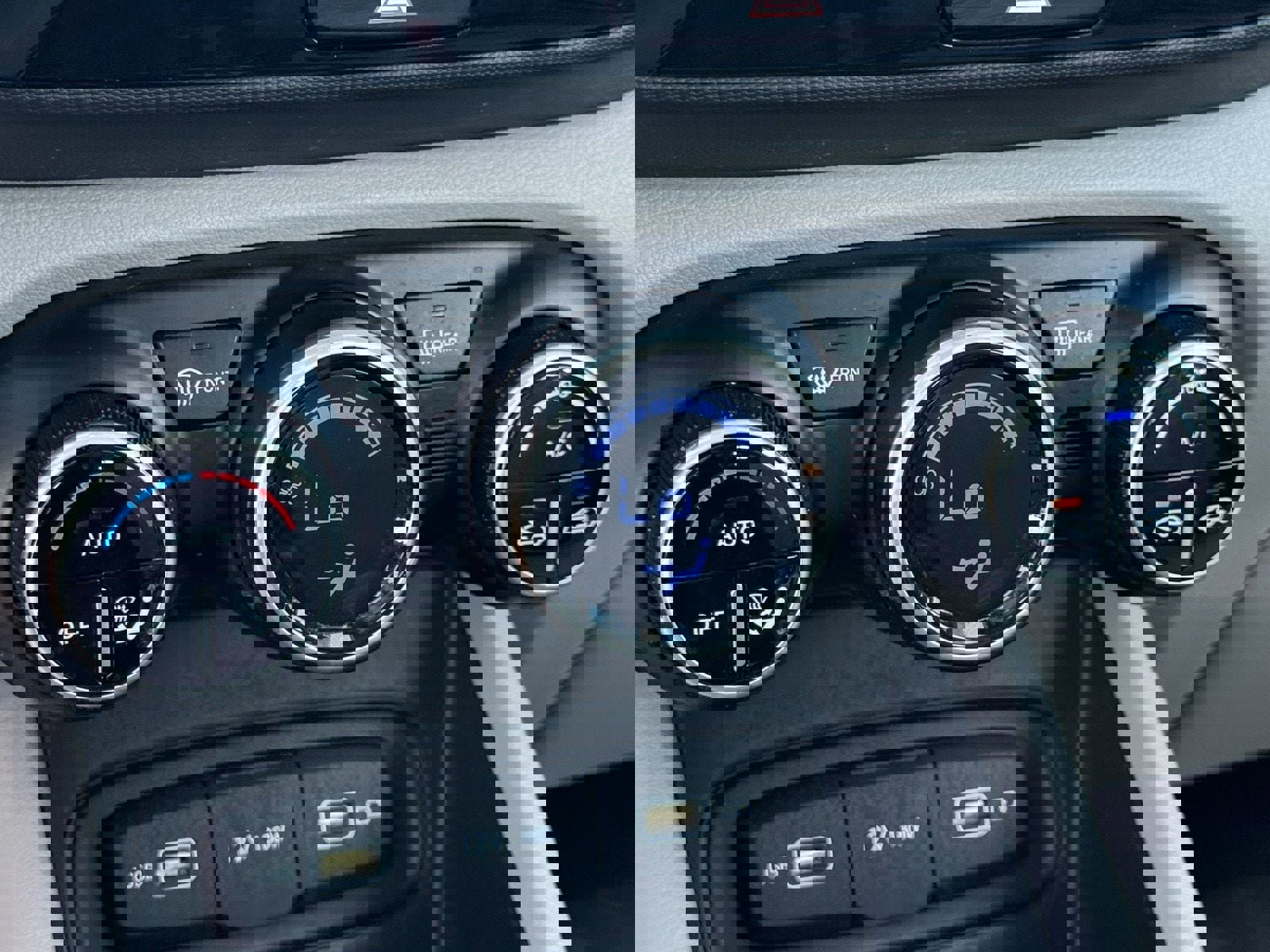 Used 2022 Hyundai Venue SEL image 20