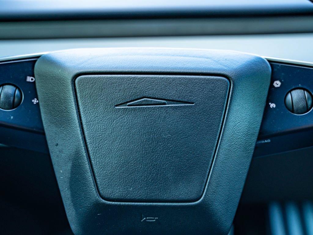 Used 2024 Tesla Cybertruck AWD Crew Cab image 19
