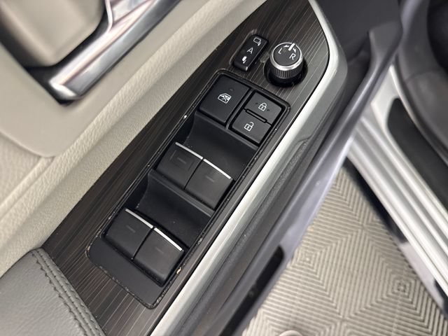 Used 2022 Toyota Sienna Limited AWD/4WD image 49