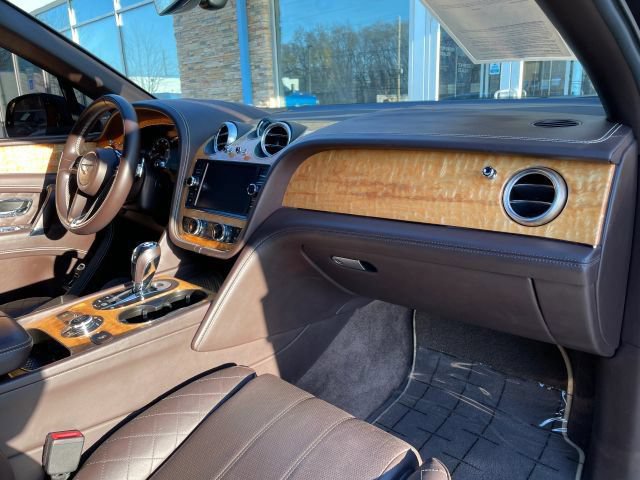 Used 2018 Bentley Bentayga Onyx Edition AWD/4WD image 34