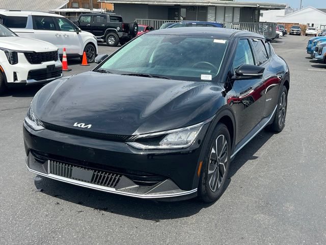 Certified 2024 Kia EV6 Light AWD/4WD image 3