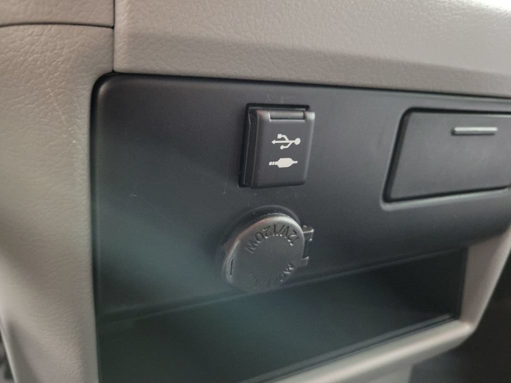 Used 2020 Toyota Sienna LE FWD image 16
